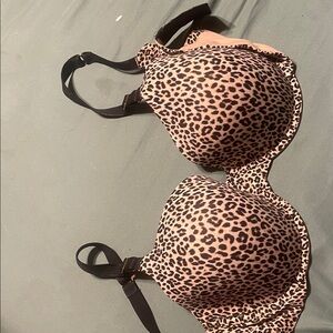 Chic Leopard Print Bra